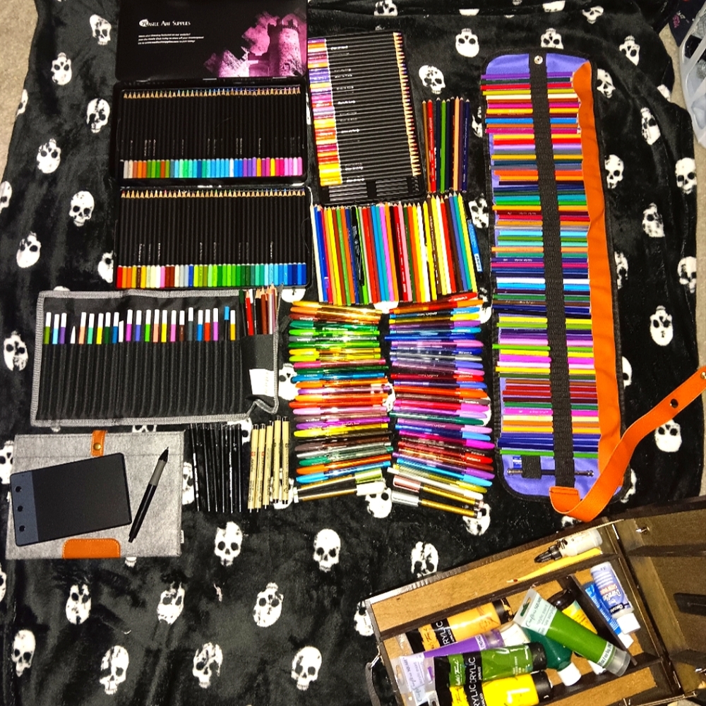 Art supplies 300+ Pieces